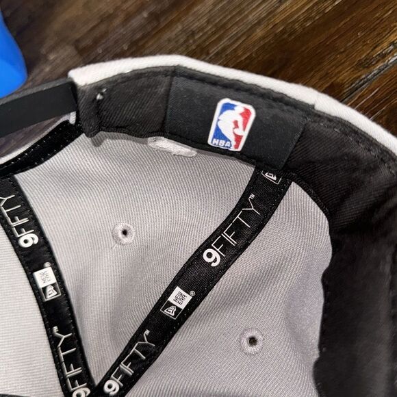 New Eta 9Fifty Toronto Raptors Grey/Black SnapBack Cap - Picture 8 of 8